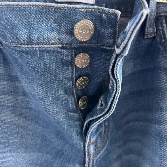 Women’s Loft Boyfriend Blue Jeans - Picture 3 of 5